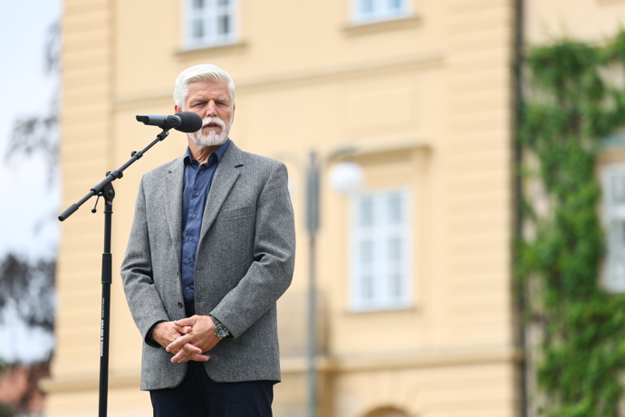 FOTO: Petr Pavel na zámku v Lánech. – stránka 29