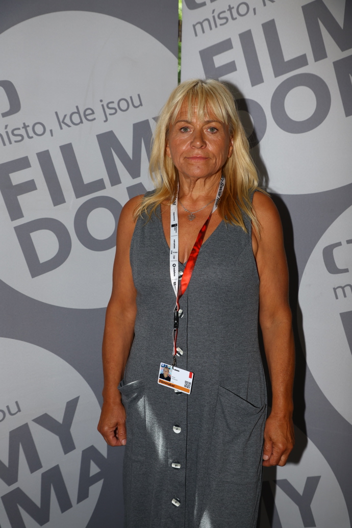 FOTO: Pavla Tomicová v Karlových Varech. – stránka 15