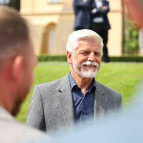 Petr Pavel je terčem kritiky kvůli vetu vládního návrhu.
