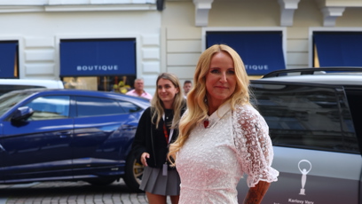 FOTO: Vendula Pizingerová na červeném koberci zazářila.
