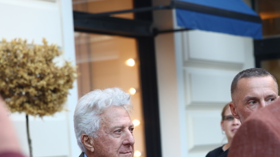 FOTO: Legendární herec Dustin Hoffman se převlékl do pohodlného outfitu.