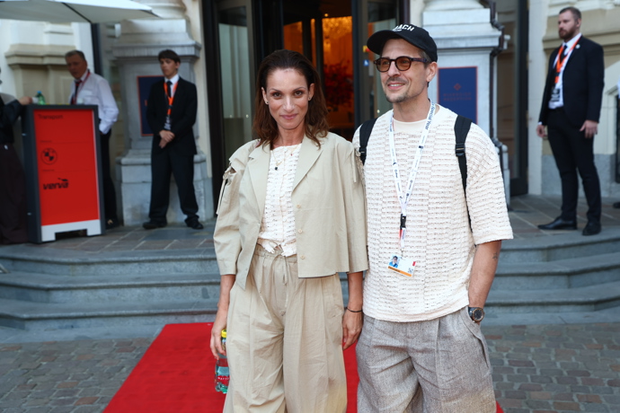 FOTO: Zuzana Kanócz a Juraj Loj. – stránka 933