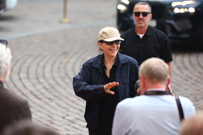 FOTO: Francouzská herečka Juliette Binoche pozdravila fanoušky. – stránka 890