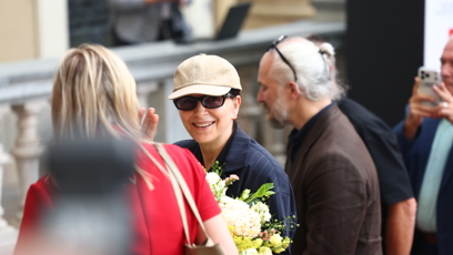FOTO: Francouzská herečka Juliette Binoche dorazila do Varů.