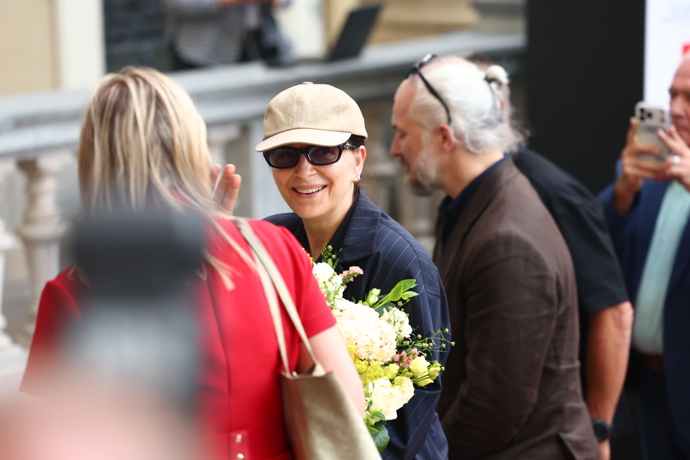 FOTO: Francouzská herečka Juliette Binoche dorazila do Varů. – stránka 884