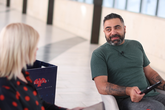 FOTO: Karen a Sandra budou po celou dobu karlovarského festivalu přinášet exkluzivní informace přímo z dění ve Varech. – stránka 1
