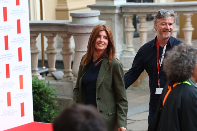 FOTO: Barry Ward a Sharon Horgan přijeli do Varů. – stránka 860