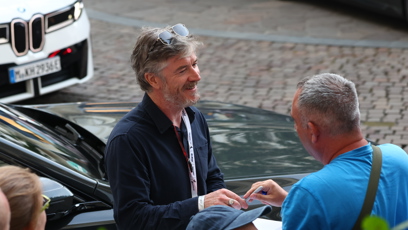 FOTO: Herec Barry Ward rozdával podpisy.