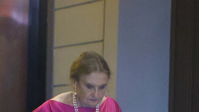 FOTO: Eva Holubová na odchodu.