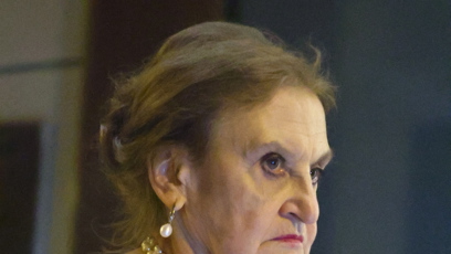 FOTO: Eva Holubová při odchodu z premiéry.
