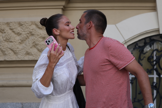 FOTO: Andrea Bezděková se pozdravila s Jankem Bartoškou. – stránka 1852