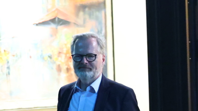 FOTO: Fiala si zachoval svůj typický profesorský klid a namířil si to rovnou k východu.