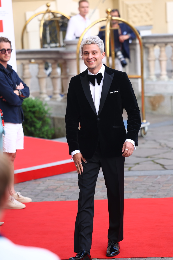 FOTO: Sebastian ukázal blond kštici. – stránka 290