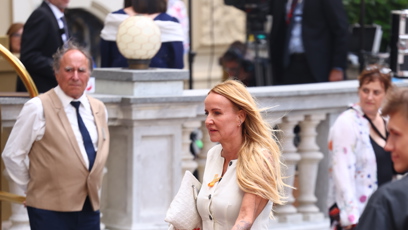 FOTO: Vendula Pizingerová u hotelu Pupp.