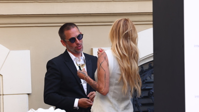 FOTO: Janek Bartoška se zapovídal s blondýnkou.
