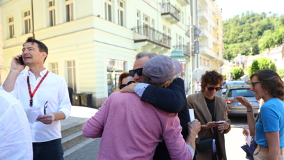 FOTO: Dan Bárta se pozdravil s Jiřím Macháčkem.