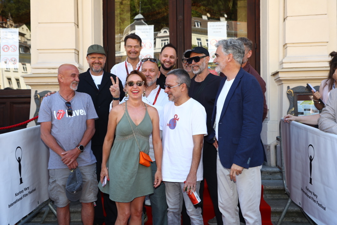 FOTO: Herci zašli do Městského divadla na promítání filmu Šeptej. – stránka 703