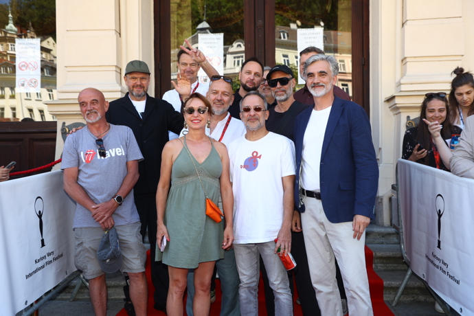 FOTO: Herci zašli do Městského divadla na promítání filmu Šeptej. – stránka 702