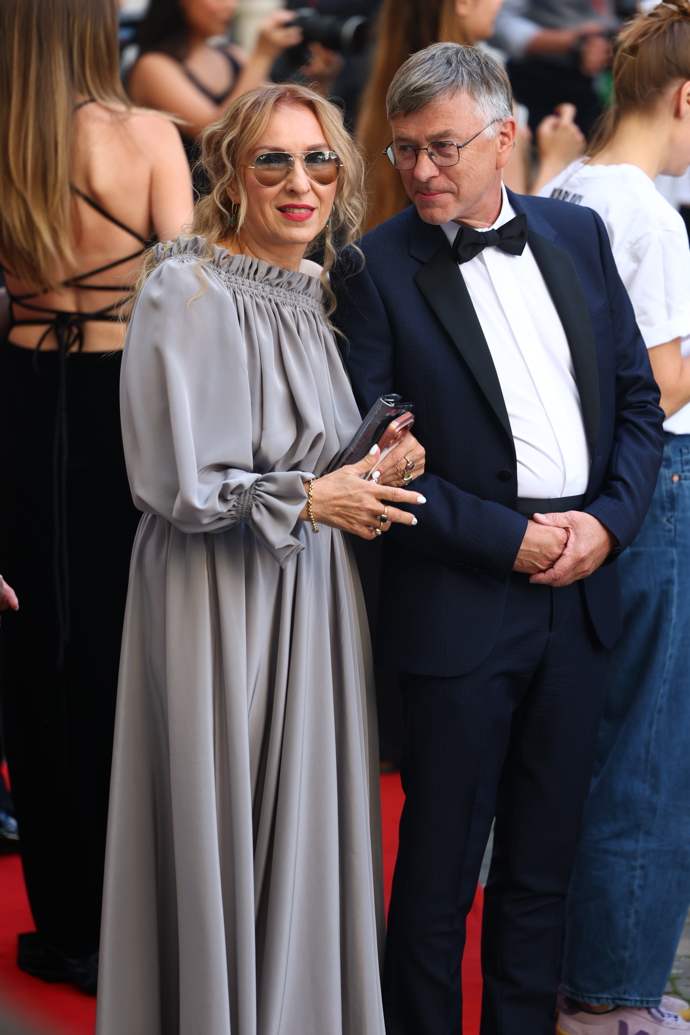 FOTO: Kateřina Žbirková vypadala elegantně. – stránka 393