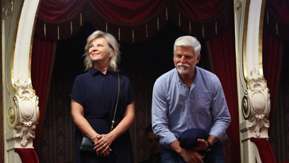 FOTO: Prezident Petr Pavel a Eva Pavlová si potlesku vážili.