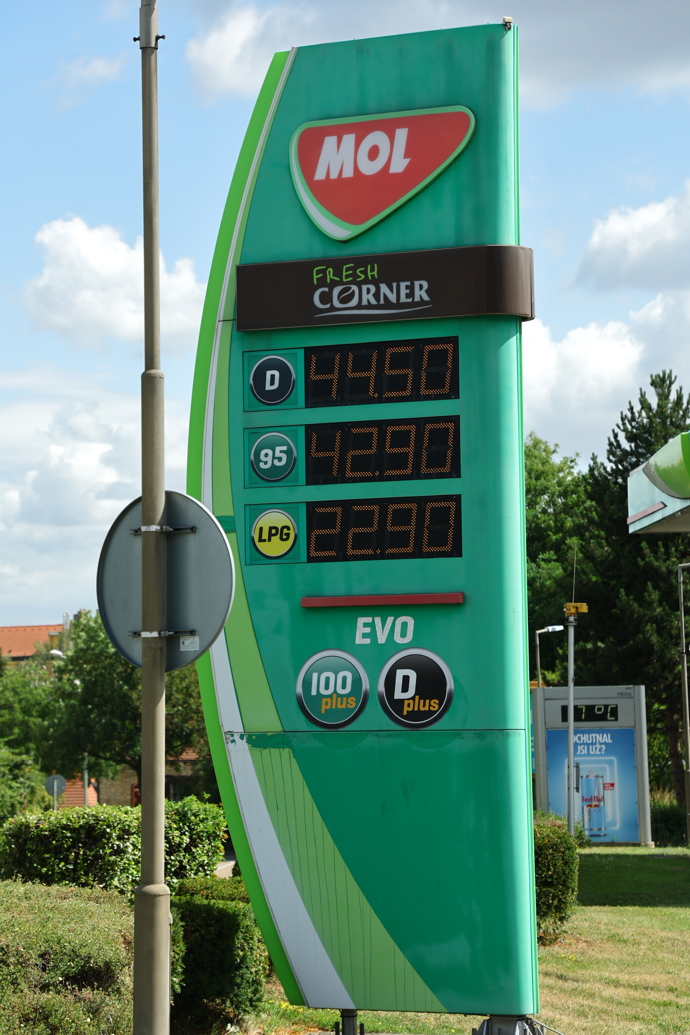 FOTO: Ceny pohonných hmot v Praze. – stránka 11