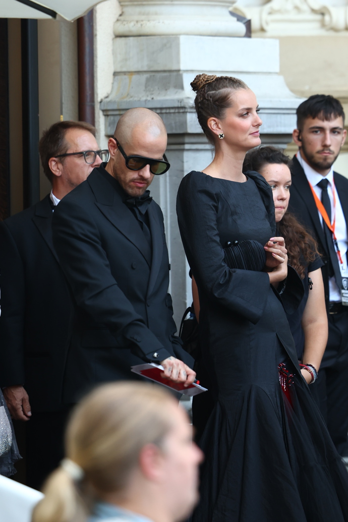 FOTO: Denisa Dvořáková vynesla šaty právě od Lukáše Macháčka. – stránka 1508