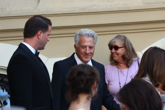 FOTO: Dustin Hoffman míří na červený koberec. – stránka 1353