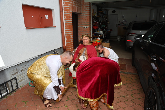 FOTO: Petr Janda měl velkolepý příchod. – stránka 15