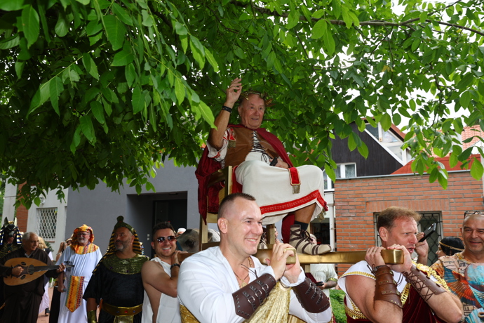 FOTO: Hudebník Petr Janda si užíval svou oslavu ve velkém stylu. – stránka 42