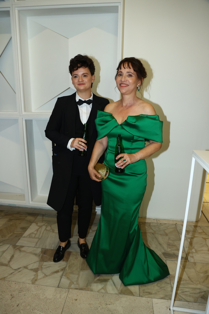 FOTO: Alena Mihulová s dcerou Karolínou. – stránka 2000
