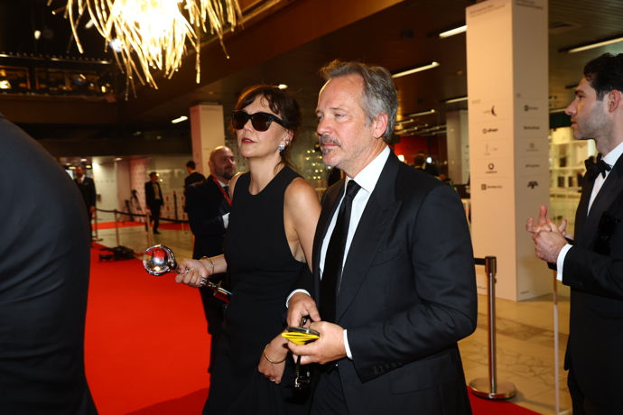 FOTO: Maggie Gyllenhaal s manželem Peterem Sarsgaardem. – stránka 1768
