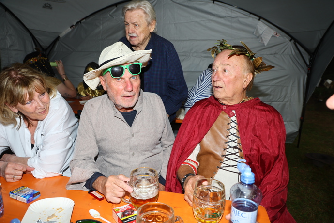 FOTO: Petr Janda si oslavu užíval plnými doušky.