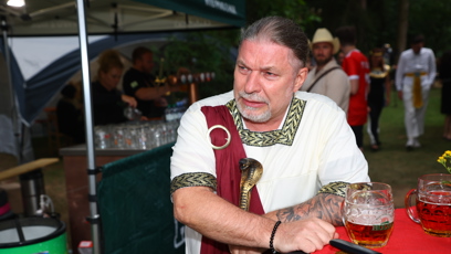 FOTO: Petr Kolář si dal pivečko.
