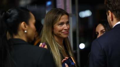 FOTO: Mirek Dubovický byl na festivalu ve Varech s partnerkou Sarah, potkal tam ale i svou ex Veroniku Kopřivovou.