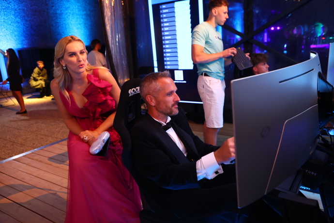 FOTO: Zorka je největší fanynkou svého muže. – stránka 20