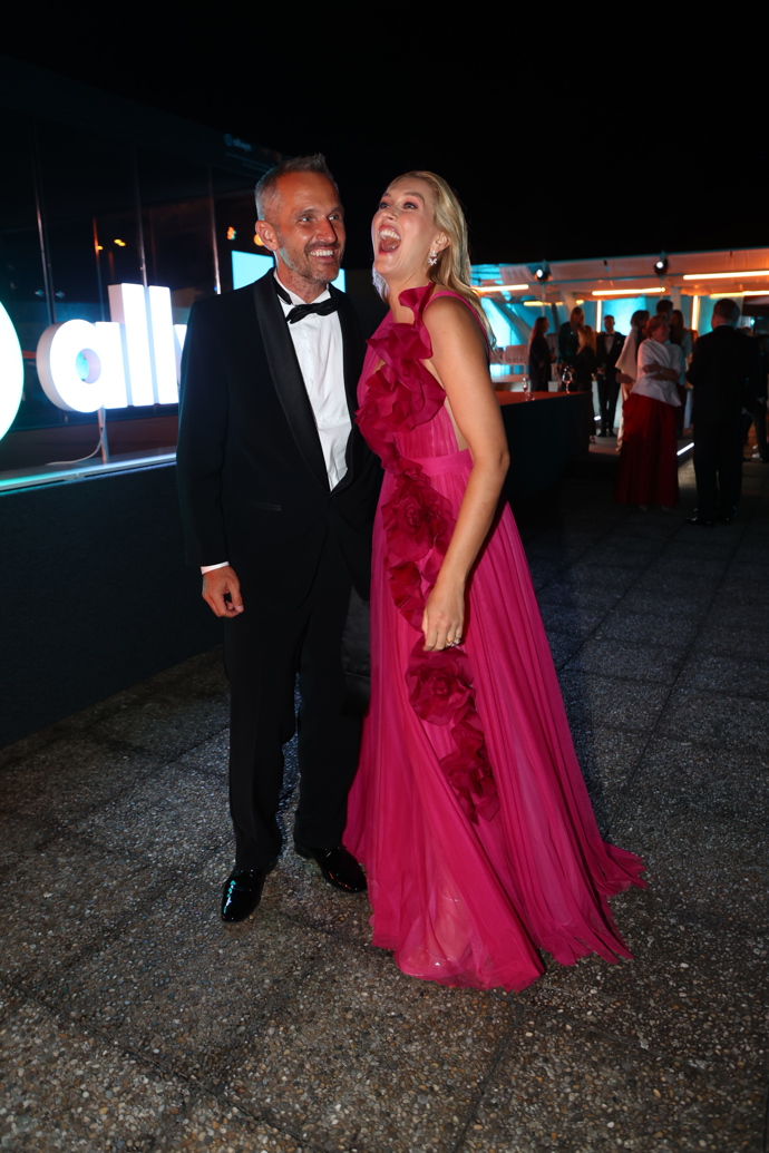 FOTO: Míra a Zorka si užívali dronovou show na Allwyn terase. – stránka 49