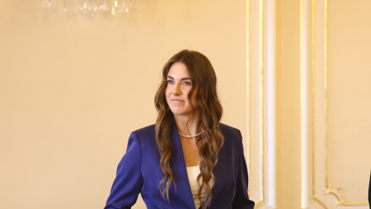 FOTO: Nová wimbledonská šampionka Linda Nosková oslnila na Pražském hradě v elegantním královsky modrém kalhotovém kostýmu.