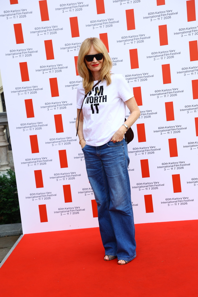 FOTO: Aňa Geislerová si užívá první dny na festivalu. – stránka 313