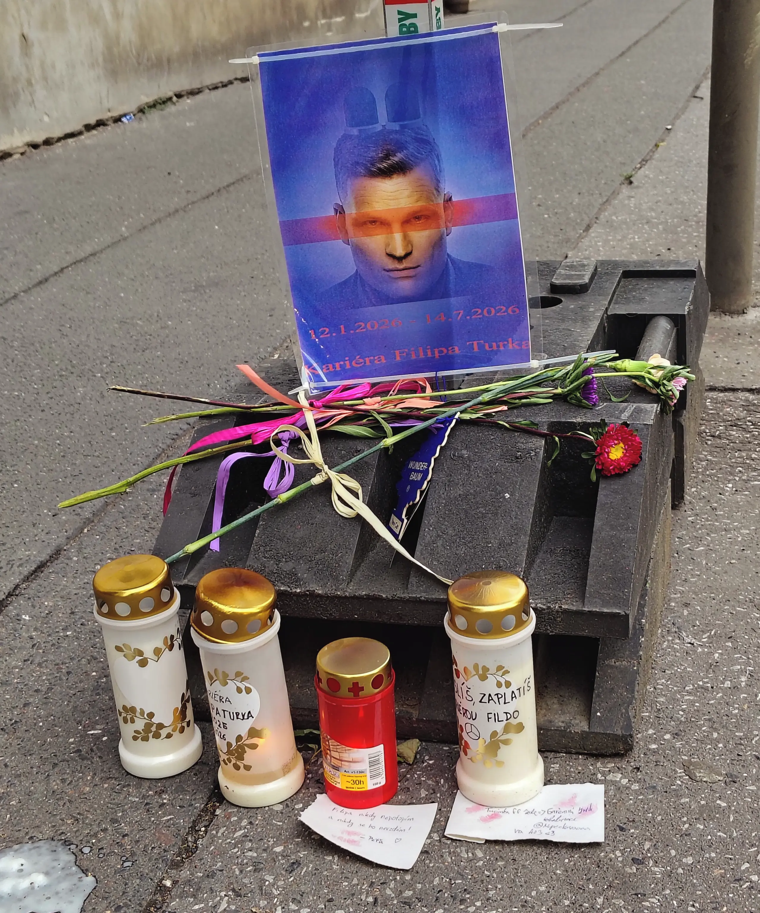 FOTO: Celá pieta nabývá spíše satirického dojmu.