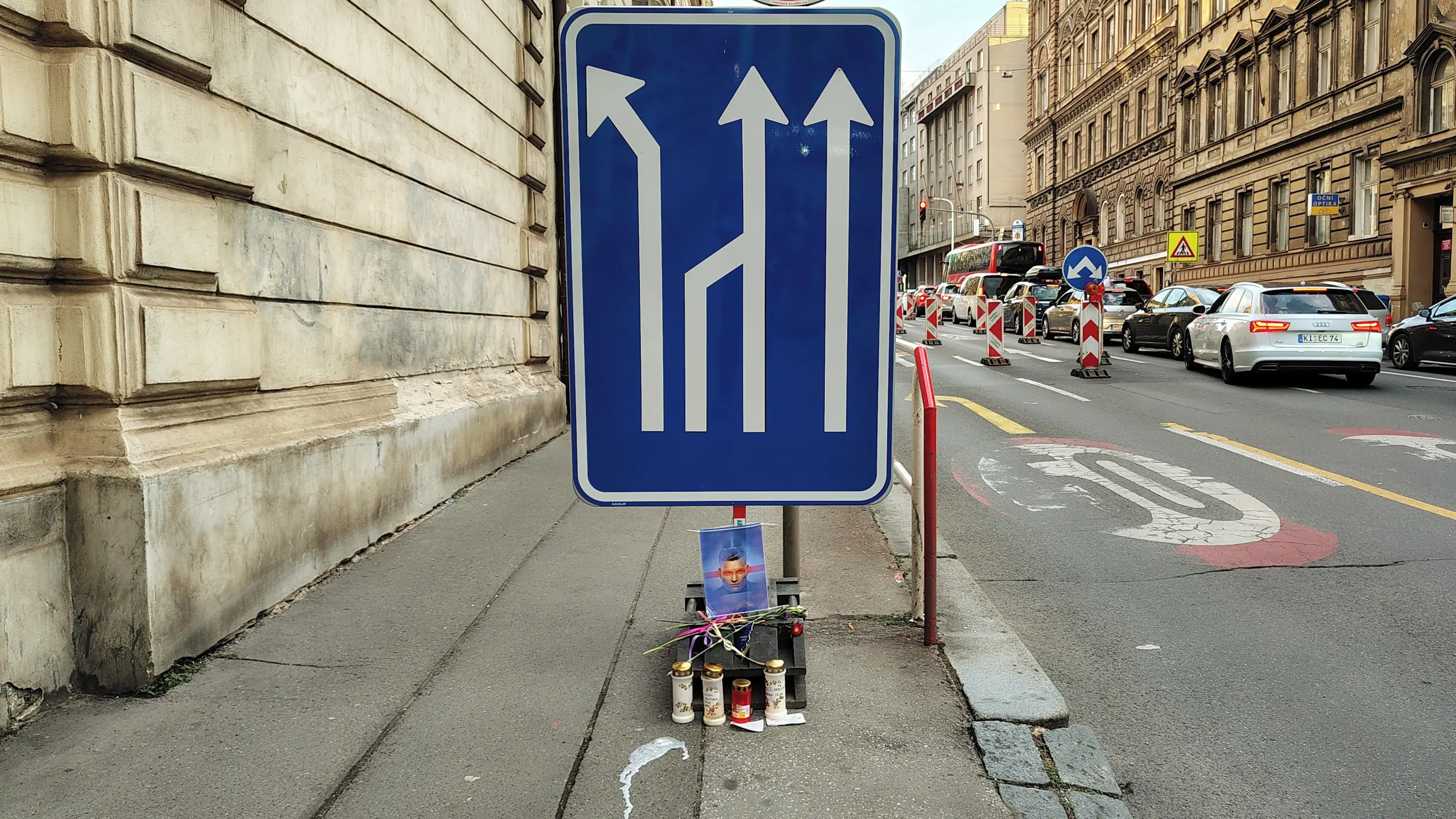 FOTO: Pietní místo se nachází v Sokolské ulici.
