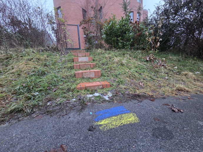 FOTO: Kvůli těmto malůvkám policie utrácela statisíce korun z kapes daňových poplatníků. – stránka 2