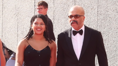 FOTO: Jeffrey Wright na červeném koberci se ženou.