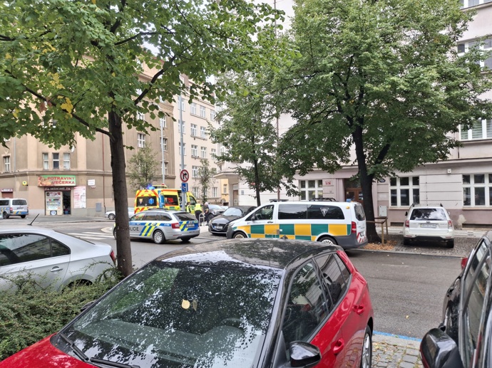 FOTO: Zásah policie v Lucemburské ulici.