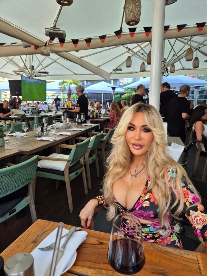 FOTO: Jméno Dolly Buster má v Česku pořád zvuk. – stránka 11