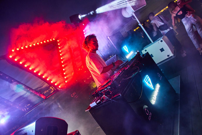 FOTO: O hudební doprovod se přitom postaral šikovný DJ. – stránka 1