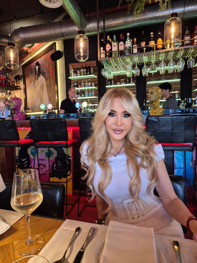 FOTO: Dolly Buster má i dávno po kariéře spoustu fanoušků. – stránka 16