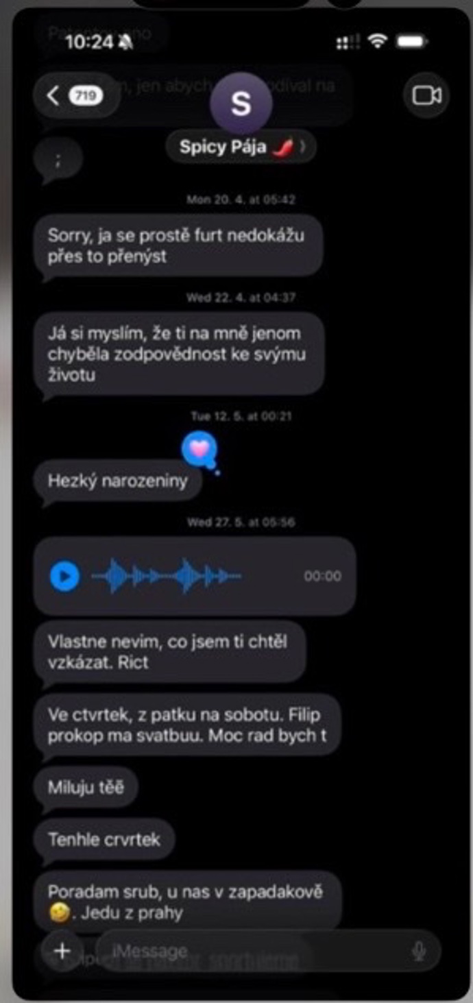 FOTO: S konverzace vyplývá, že se jí snažil Pavel několikrát kontaktovat. Neúspěšně. – stránka 4