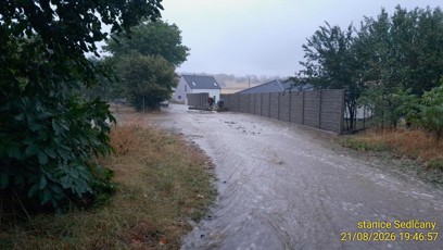FOTO: Následkem dešťů se rozvodnily řeky a potoky.