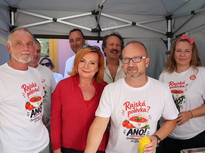 FOTO: Alena Schillerová vyrazila na Slavnosti rajčat do Břeclavi. – stránka 7