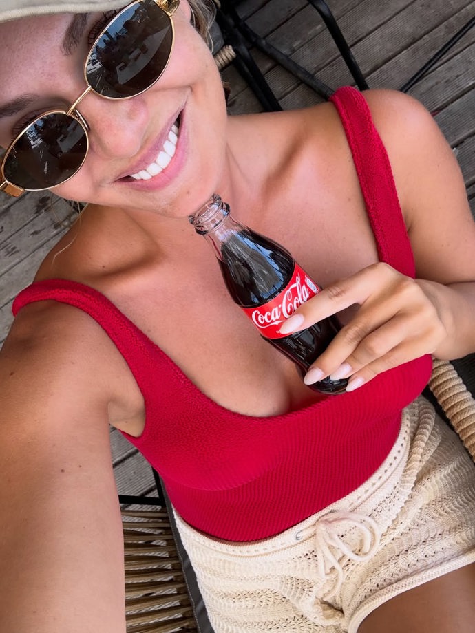 FOTO: Taťána Kuchařová na svém Instagramu sdílela sérii fotek v plavkách. – stránka 16